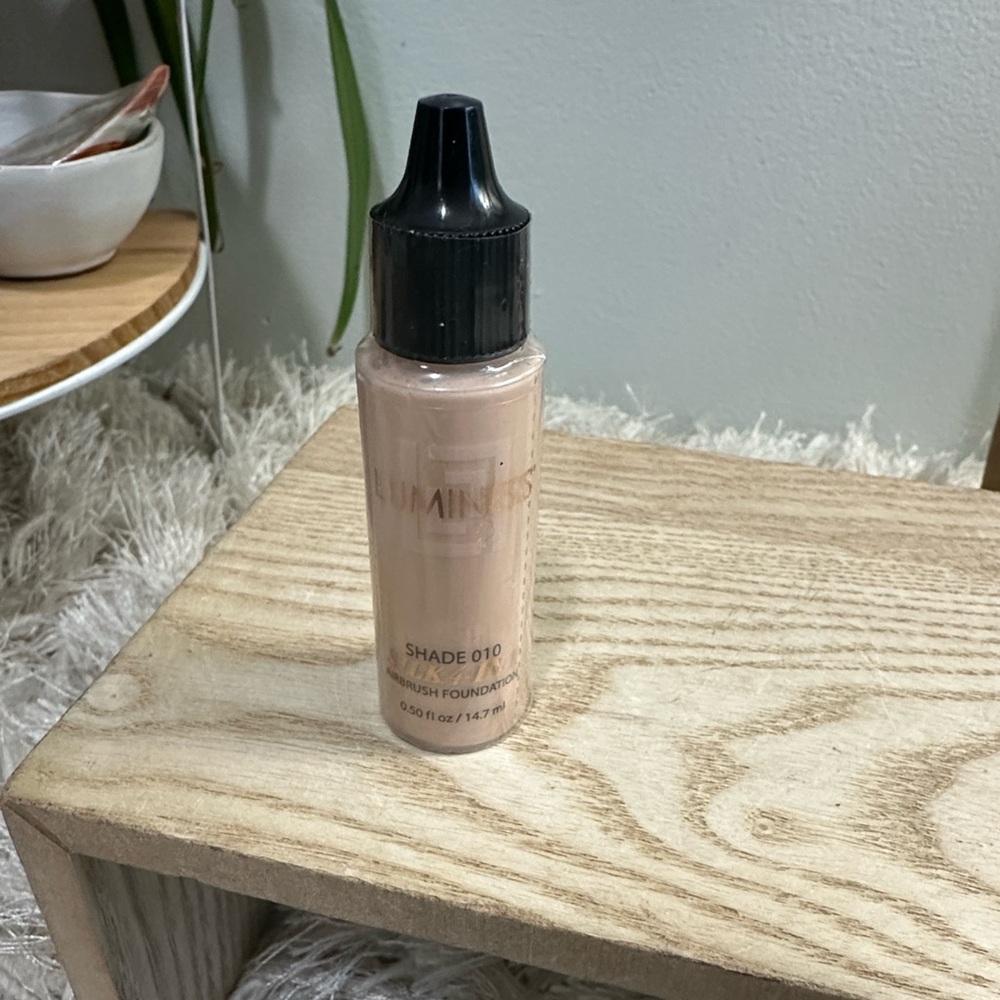 Luminess Silk 4-in-1 Shade 010 Airbrush Foundation .5 fl oz New Sealed